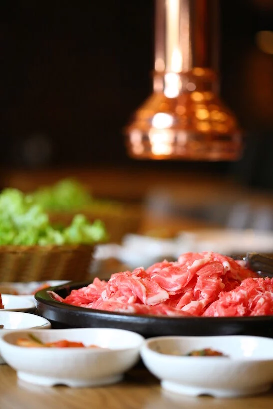 Интерьер/Экстерьер/Банкетная зона/Бар/Стол для двоих/Вход/Главный зал/Lounge зона ресторан Hite фото