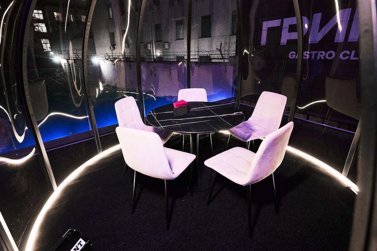 Интерьер/Экстерьер/Банкетная зона/Бар/Стол для двоих/Вход/Главный зал/Lounge зона караоке-клуб Гримёрка фото