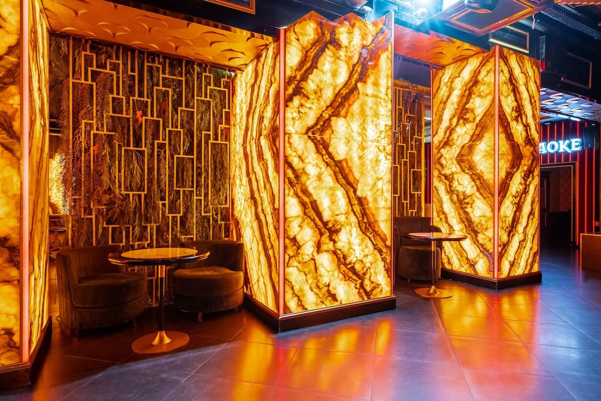 Интерьер/Экстерьер/Банкетная зона/Бар/Стол для двоих/Вход/Главный зал/Lounge зона клуб Project фото