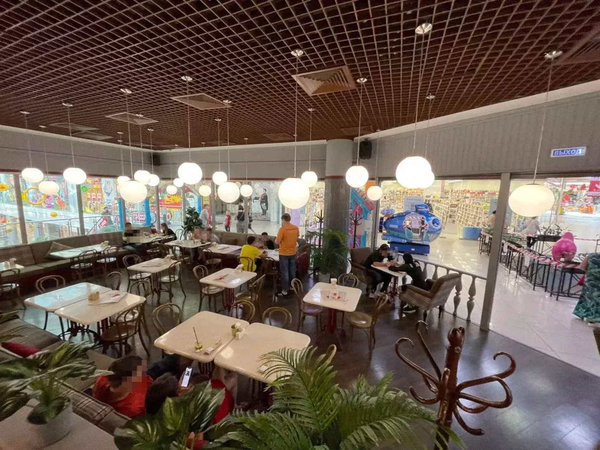 Интерьер/Экстерьер/Банкетная зона/Бар/Стол для двоих/Вход/Главный зал/Lounge зона кофейня Любокофе фото