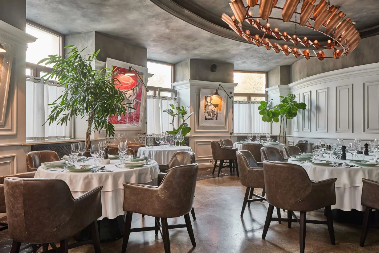 Интерьер/Экстерьер/Банкетная зона/Бар/Стол для двоих/Вход/Главный зал/Lounge зона стейк-хаус Рыбы нет фото