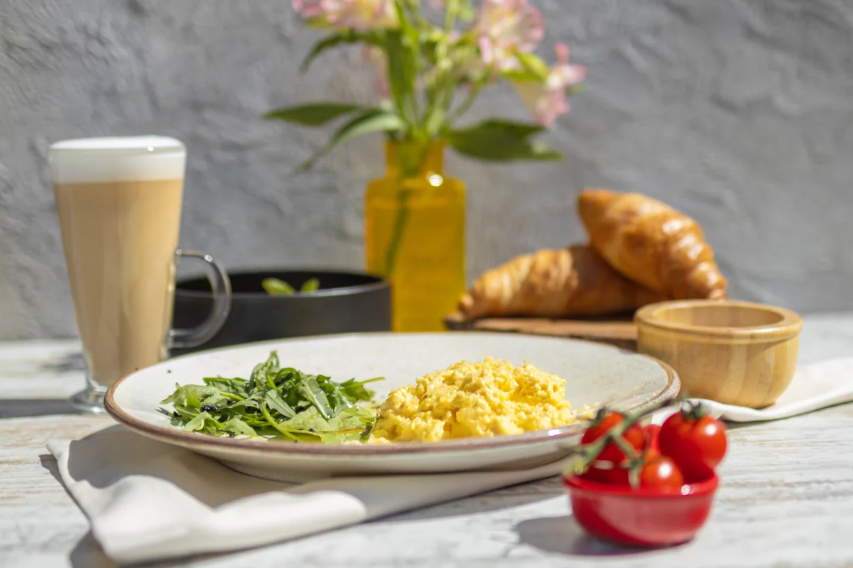 Интерьер/Экстерьер/Банкетная зона/Бар/Стол для двоих/Вход/Главный зал/Lounge зона ресторан Sadu фото