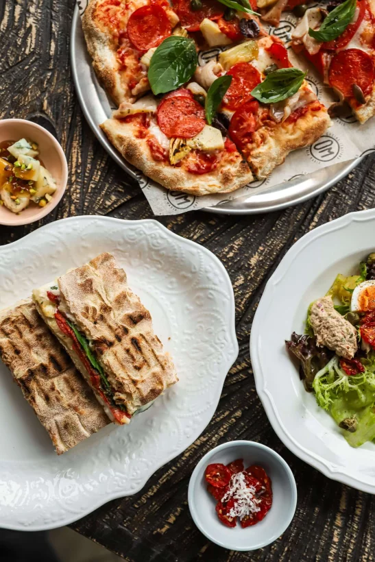 Интерьер/Экстерьер/Банкетная зона/Бар/Стол для двоих/Вход/Главный зал/Lounge зона ресторан Osteria Mario фото