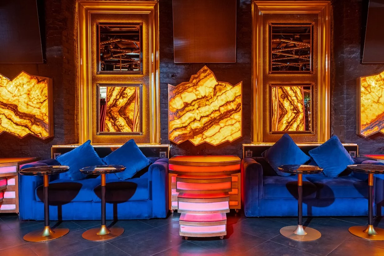 Интерьер/Экстерьер/Банкетная зона/Бар/Стол для двоих/Вход/Главный зал/Lounge зона клуб Project фото