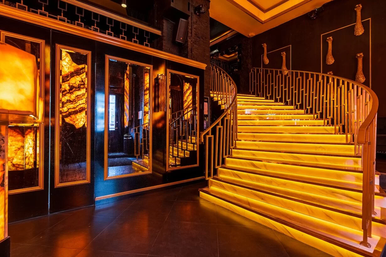 Интерьер/Экстерьер/Банкетная зона/Бар/Стол для двоих/Вход/Главный зал/Lounge зона клуб Project фото