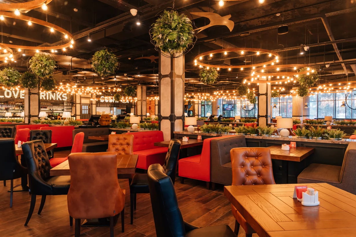 Интерьер/Экстерьер/Банкетная зона/Бар/Стол для двоих/Вход/Главный зал/Lounge зона ресторан Токио-City фото