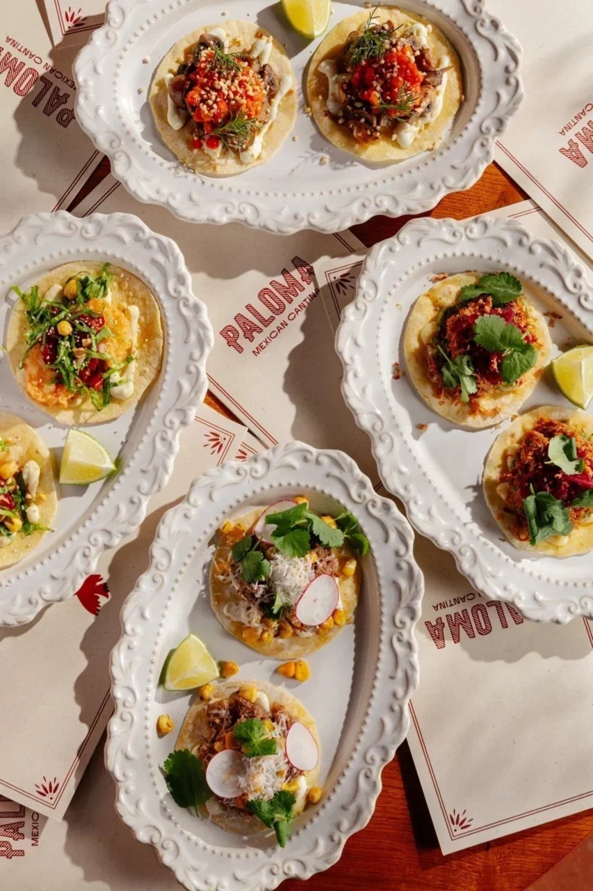 Интерьер/Экстерьер/Банкетная зона/Бар/Стол для двоих/Вход/Главный зал/Lounge зона ресторан Paloma Cantina фото