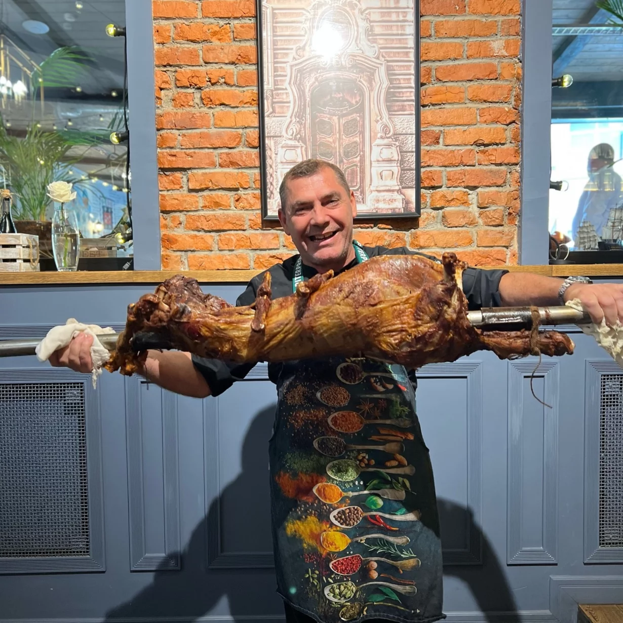 Интерьер/Экстерьер/Банкетная зона/Бар/Стол для двоих/Вход/Главный зал/Lounge зона ресторан Субботица Фили фото