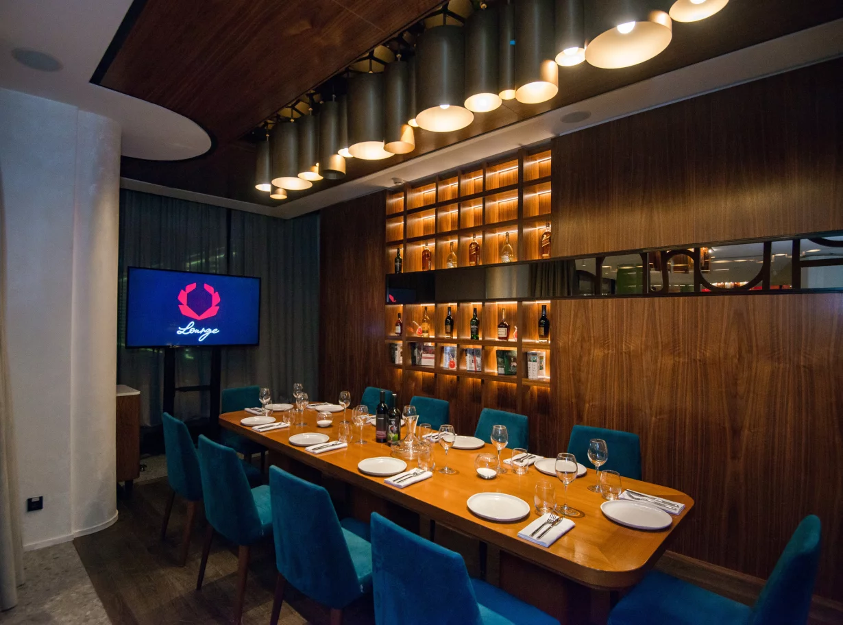 Интерьер/Экстерьер/Банкетная зона/Бар/Стол для двоих/Вход/Главный зал/Lounge зона ресторанный комплекс Olimpbet Lounge фото