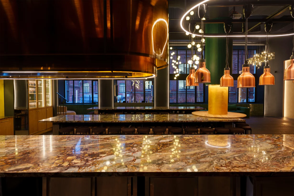 Интерьер/Экстерьер/Банкетная зона/Бар/Стол для двоих/Вход/Главный зал/Lounge зона кулинарная студия Chefs Eatertainment фото