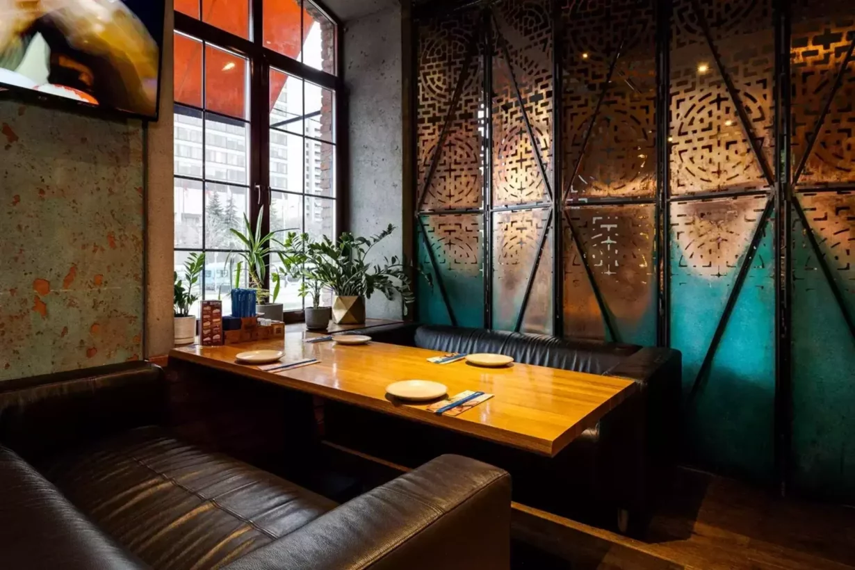 Интерьер/Экстерьер/Банкетная зона/Бар/Стол для двоих/Вход/Главный зал/Lounge зона ресторан Hite фото