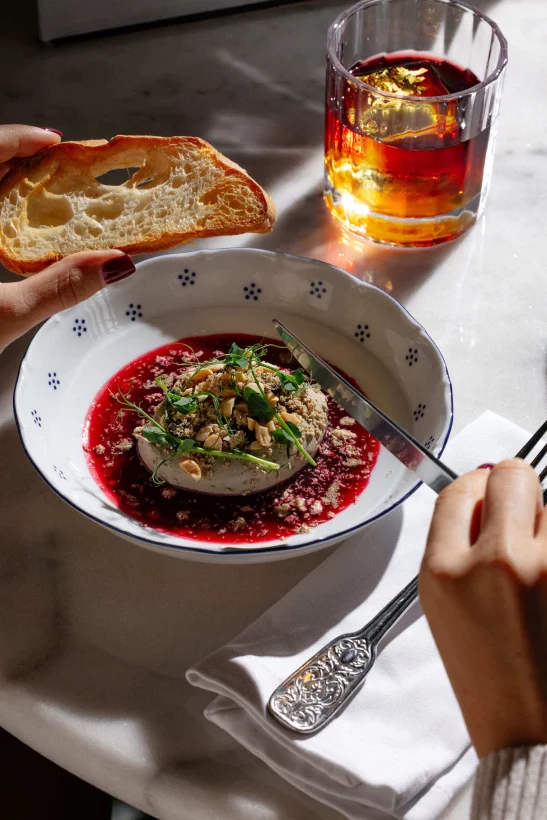 Интерьер/Экстерьер/Банкетная зона/Бар/Стол для двоих/Вход/Главный зал/Lounge зона ресторан Pádre Khinkali фото