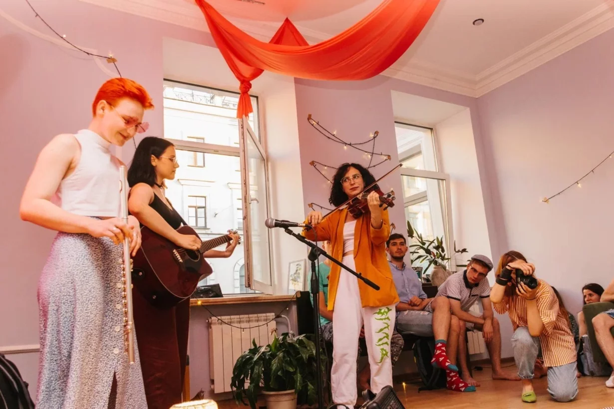 Интерьер/Экстерьер/Банкетная зона/Бар/Стол для двоих/Вход/Главный зал/Lounge зона  Code 505 фото