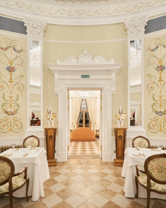 Интерьер/Экстерьер/Банкетная зона/Бар/Стол для двоих/Вход/Главный зал/Lounge зона ресторан Gourmet фото