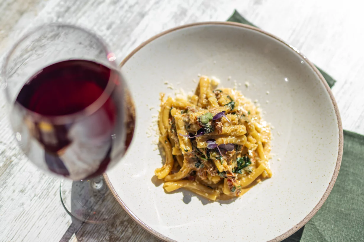 Интерьер/Экстерьер/Банкетная зона/Бар/Стол для двоих/Вход/Главный зал/Lounge зона ресторан Sadu фото