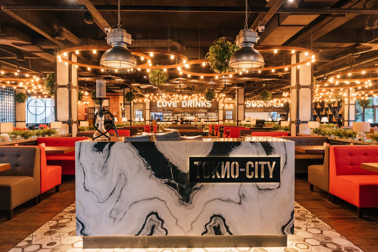 Интерьер/Экстерьер/Банкетная зона/Бар/Стол для двоих/Вход/Главный зал/Lounge зона ресторан Токио-City фото