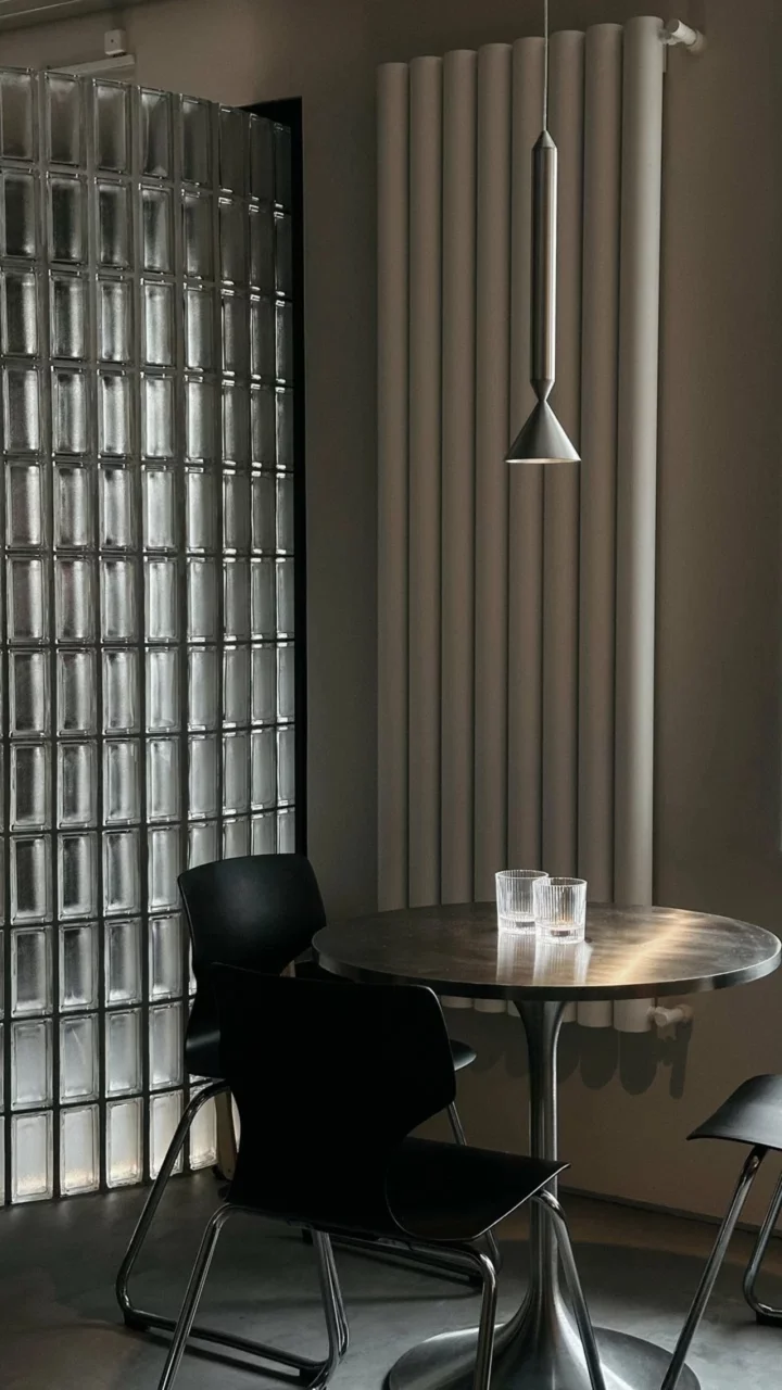 Интерьер/Экстерьер/Банкетная зона/Бар/Стол для двоих/Вход/Главный зал/Lounge зона кафе Studio фото