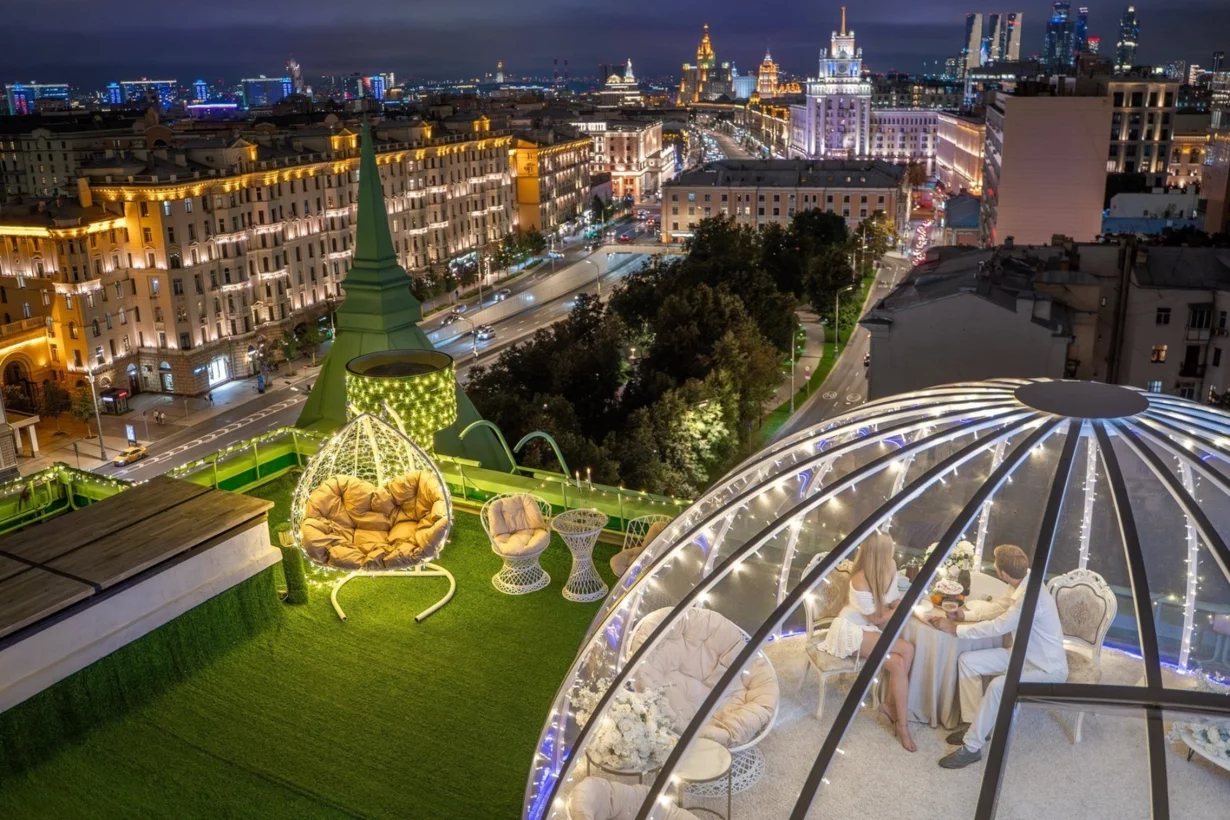 Интерьер/Экстерьер/Банкетная зона/Бар/Стол для двоих/Вход/Главный зал/Lounge зона лофт 7Sky фото