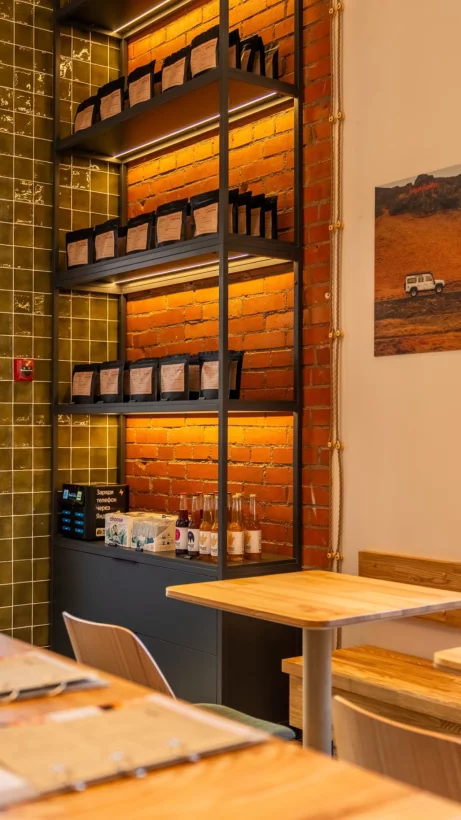 Интерьер/Экстерьер/Банкетная зона/Бар/Стол для двоих/Вход/Главный зал/Lounge зона  Tour Coffee фото