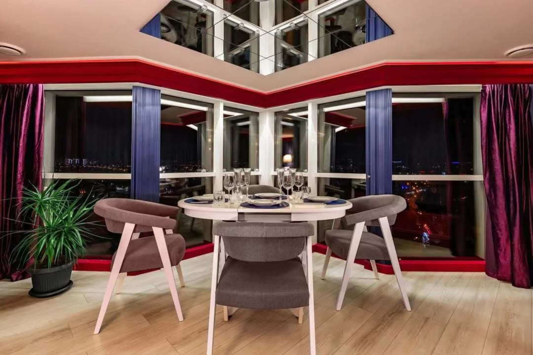 Интерьер/Экстерьер/Банкетная зона/Бар/Стол для двоих/Вход/Главный зал/Lounge зона банкетный зал Капитан неба фото