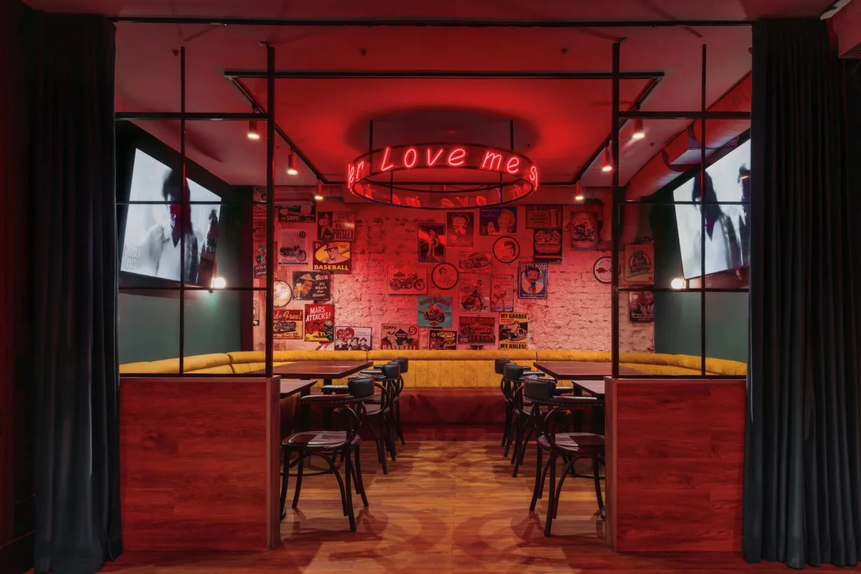 Интерьер/Экстерьер/Банкетная зона/Бар/Стол для двоих/Вход/Главный зал/Lounge зона бар Groodki фото