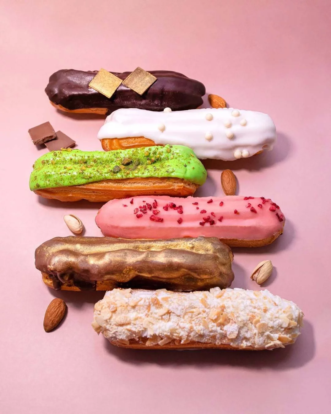 Интерьер/Экстерьер/Банкетная зона/Бар/Стол для двоих/Вход/Главный зал/Lounge зона кафе French Bakery SeDelice фото