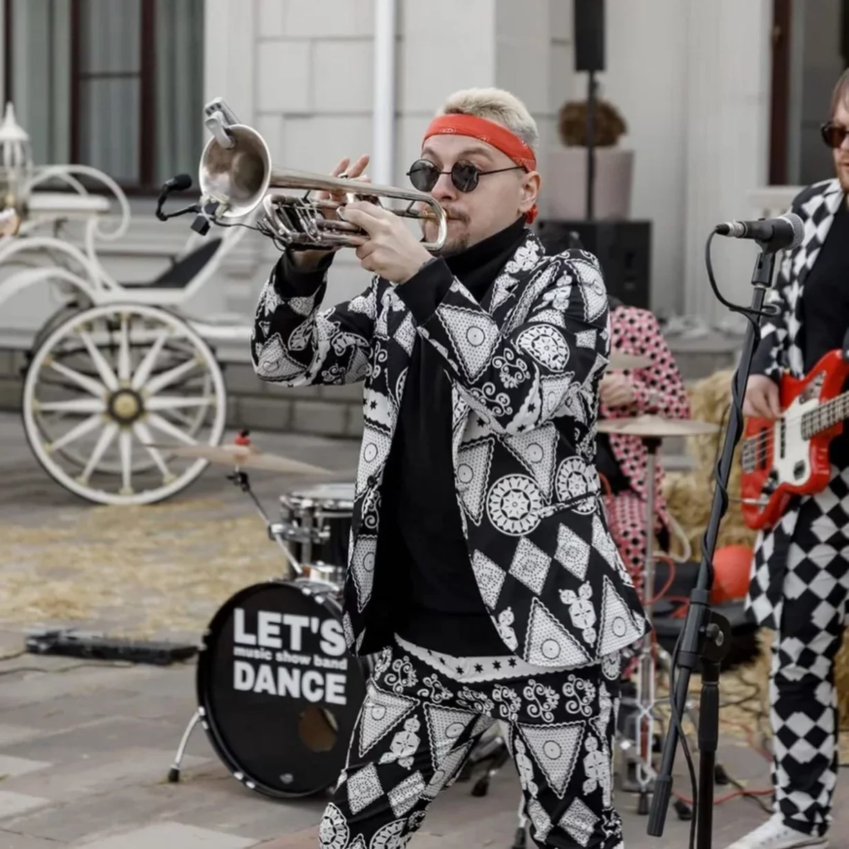 Интерьер/Экстерьер/Банкетная зона/Бар/Стол для двоих/Вход/Главный зал/Lounge зона ресторан Графский парк фото