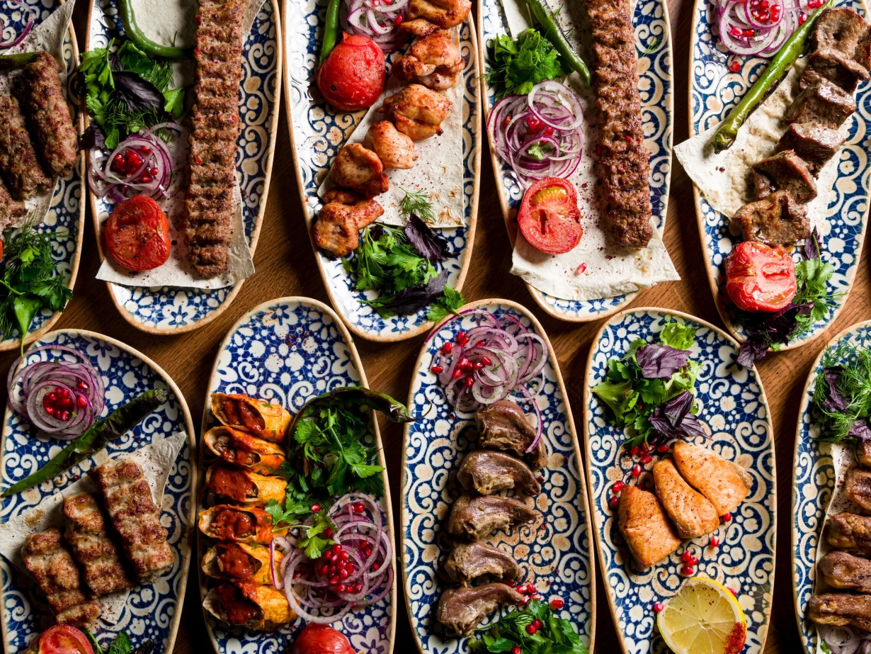 Интерьер/Экстерьер/Банкетная зона/Бар/Стол для двоих/Вход/Главный зал/Lounge зона ресторан Мейхана фото