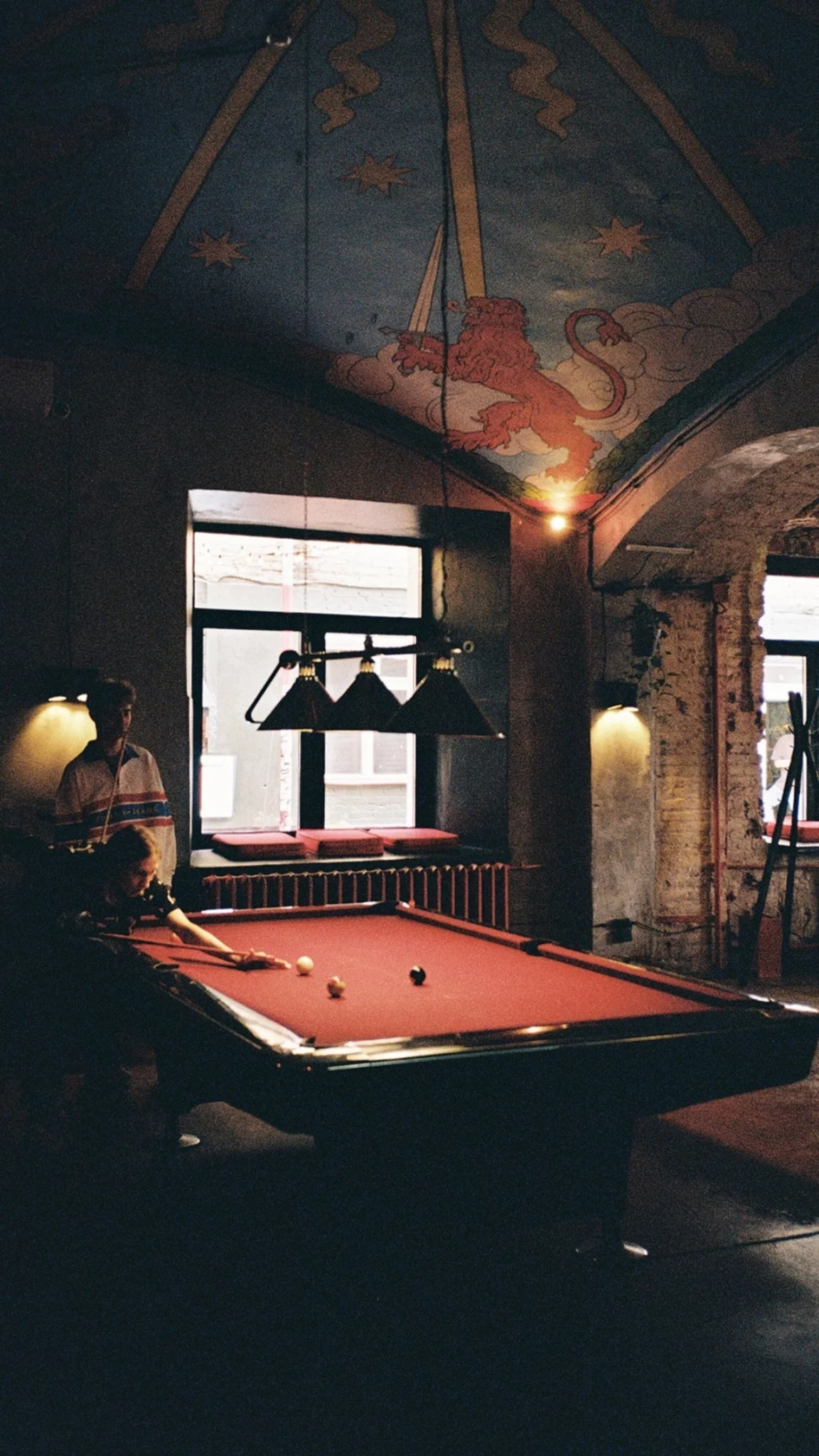 Интерьер/Экстерьер/Банкетная зона/Бар/Стол для двоих/Вход/Главный зал/Lounge зона бар Escapist фото