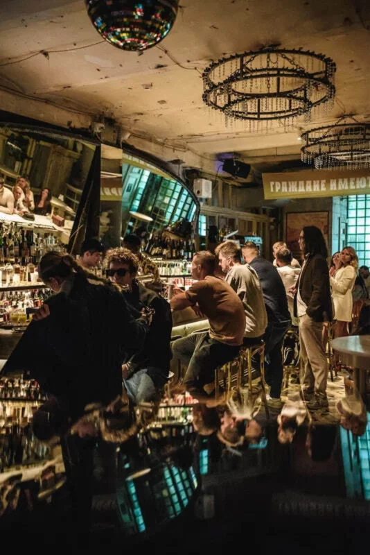 Интерьер/Экстерьер/Банкетная зона/Бар/Стол для двоих/Вход/Главный зал/Lounge зона рюмочная Курорт фото