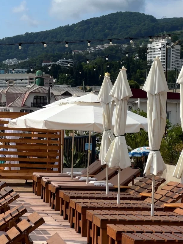 Интерьер/Экстерьер/Банкетная зона/Бар/Стол для двоих/Вход/Главный зал/Lounge зона кофейня Stories фото