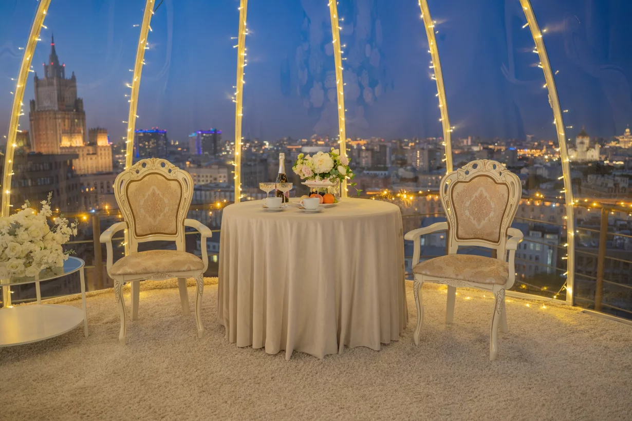 Интерьер/Экстерьер/Банкетная зона/Бар/Стол для двоих/Вход/Главный зал/Lounge зона лофт One Love фото