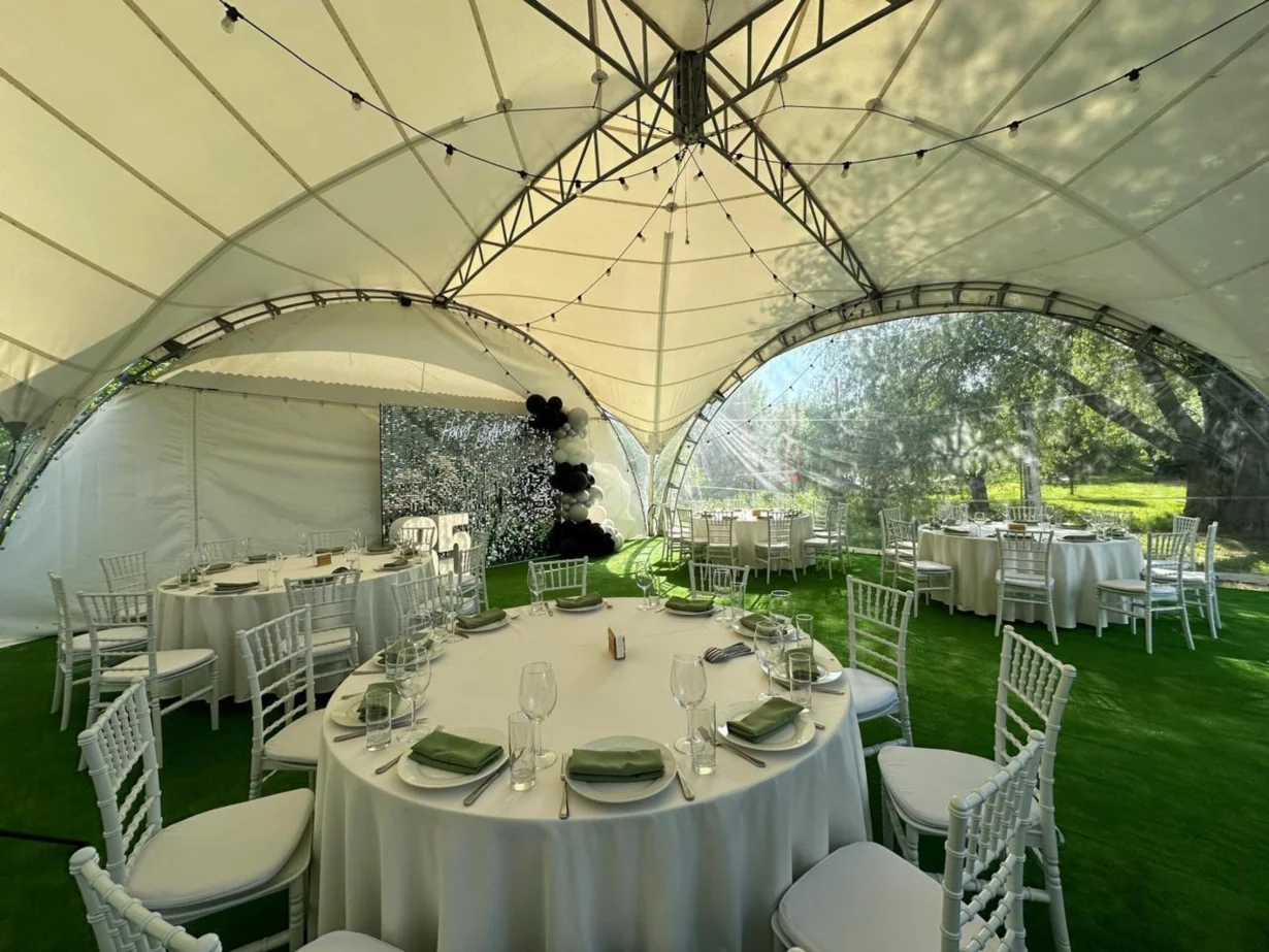 Интерьер/Экстерьер/Банкетная зона/Бар/Стол для двоих/Вход/Главный зал/Lounge зона ресторан Берег фото