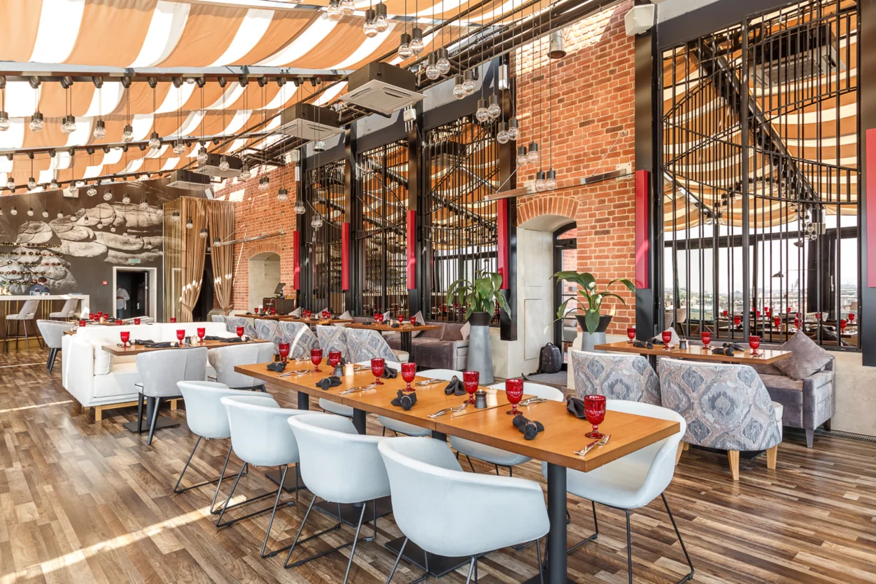 Основной зал Невесомость