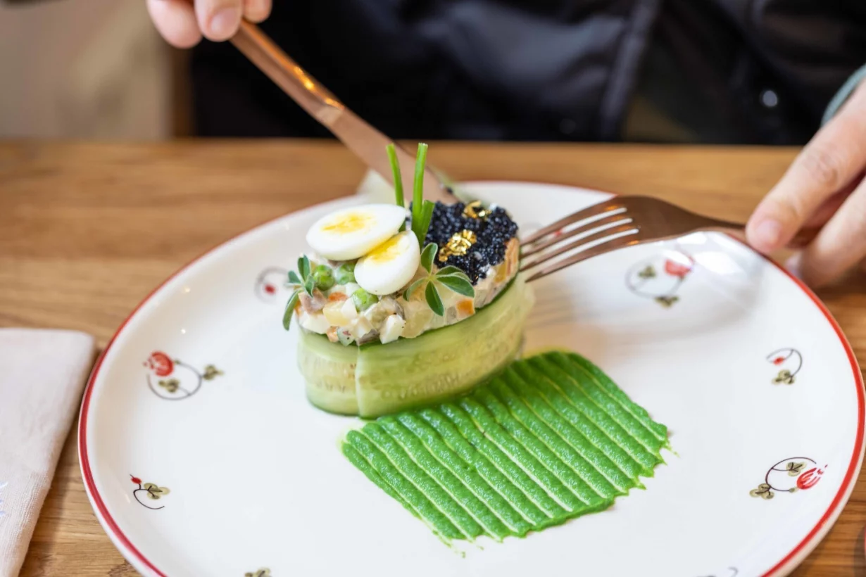 Интерьер/Экстерьер/Банкетная зона/Бар/Стол для двоих/Вход/Главный зал/Lounge зона ресторан Есения фото