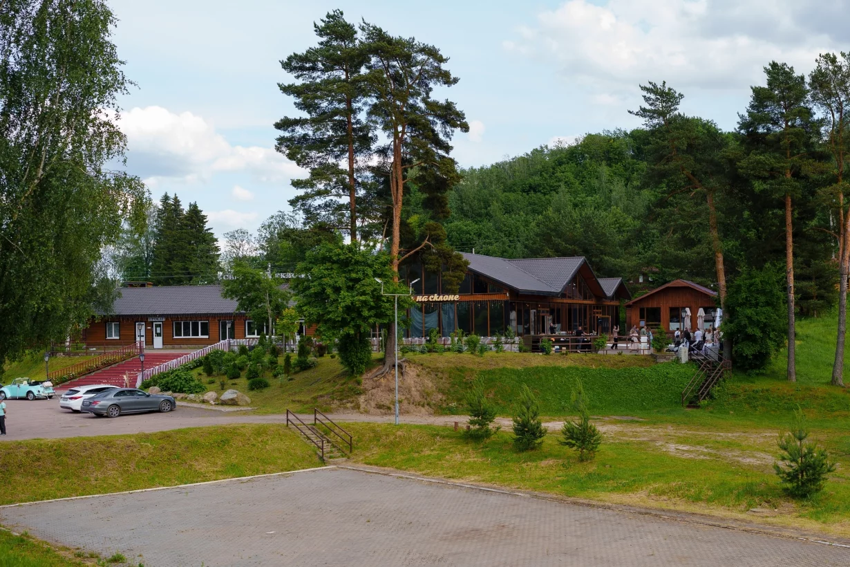 Интерьер/Экстерьер/Банкетная зона/Бар/Стол для двоих/Вход/Главный зал/Lounge зона банкетный зал Шале на склоне фото