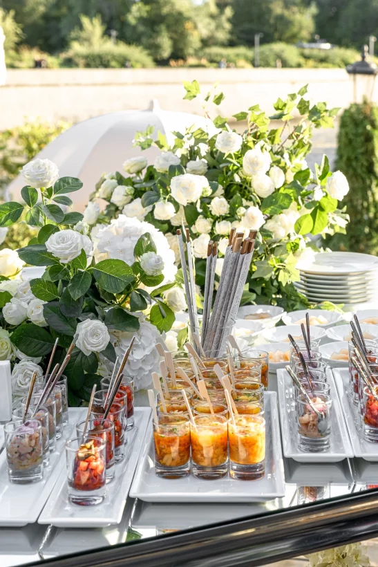 Интерьер/Экстерьер/Банкетная зона/Бар/Стол для двоих/Вход/Главный зал/Lounge зона ресторан La Marée фото