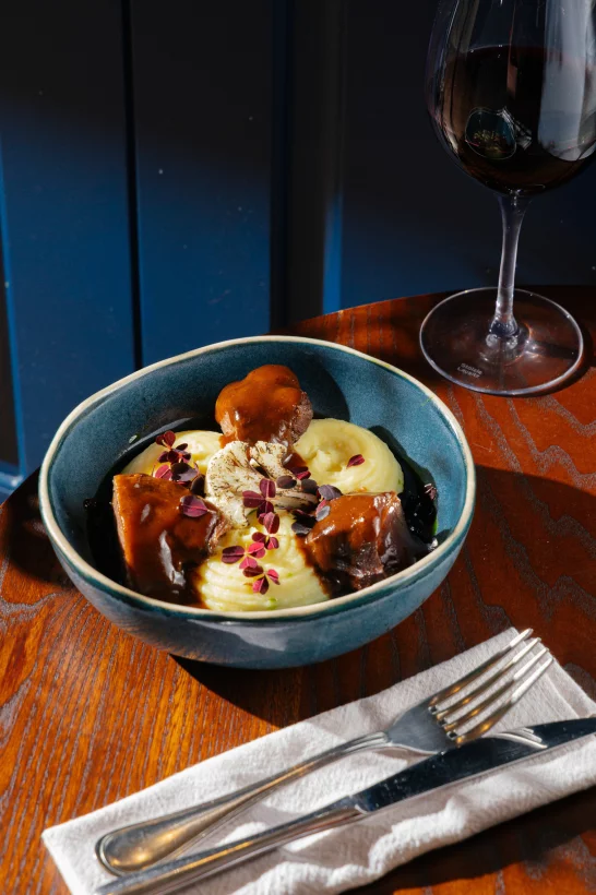 Интерьер/Экстерьер/Банкетная зона/Бар/Стол для двоих/Вход/Главный зал/Lounge зона ресторан Sapori di Italia фото