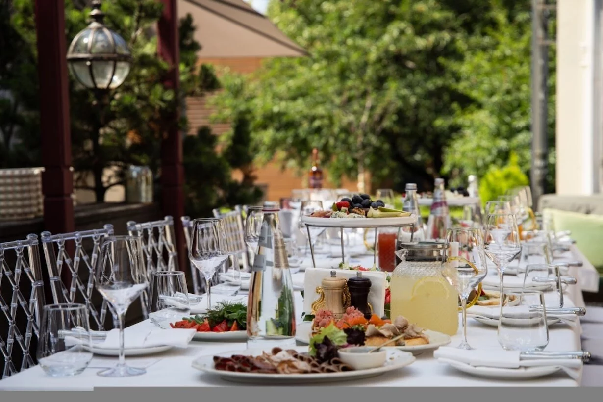 Интерьер/Экстерьер/Банкетная зона/Бар/Стол для двоих/Вход/Главный зал/Lounge зона ресторан Lauren Parker фото