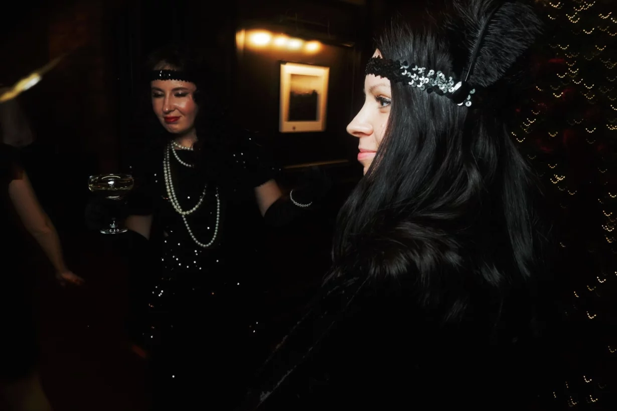 Интерьер/Экстерьер/Банкетная зона/Бар/Стол для двоих/Вход/Главный зал/Lounge зона бар Wine Story фото