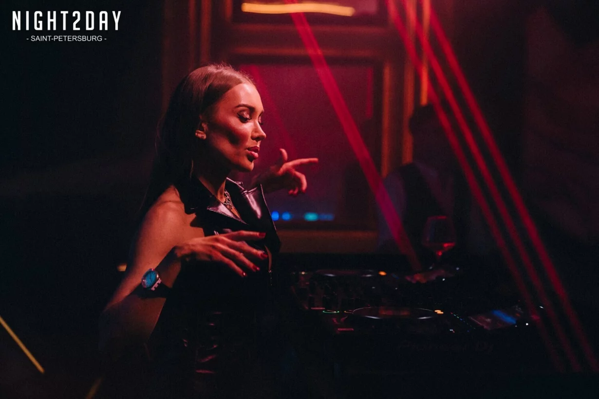 Интерьер/Экстерьер/Банкетная зона/Бар/Стол для двоих/Вход/Главный зал/Lounge зона клуб Project фото