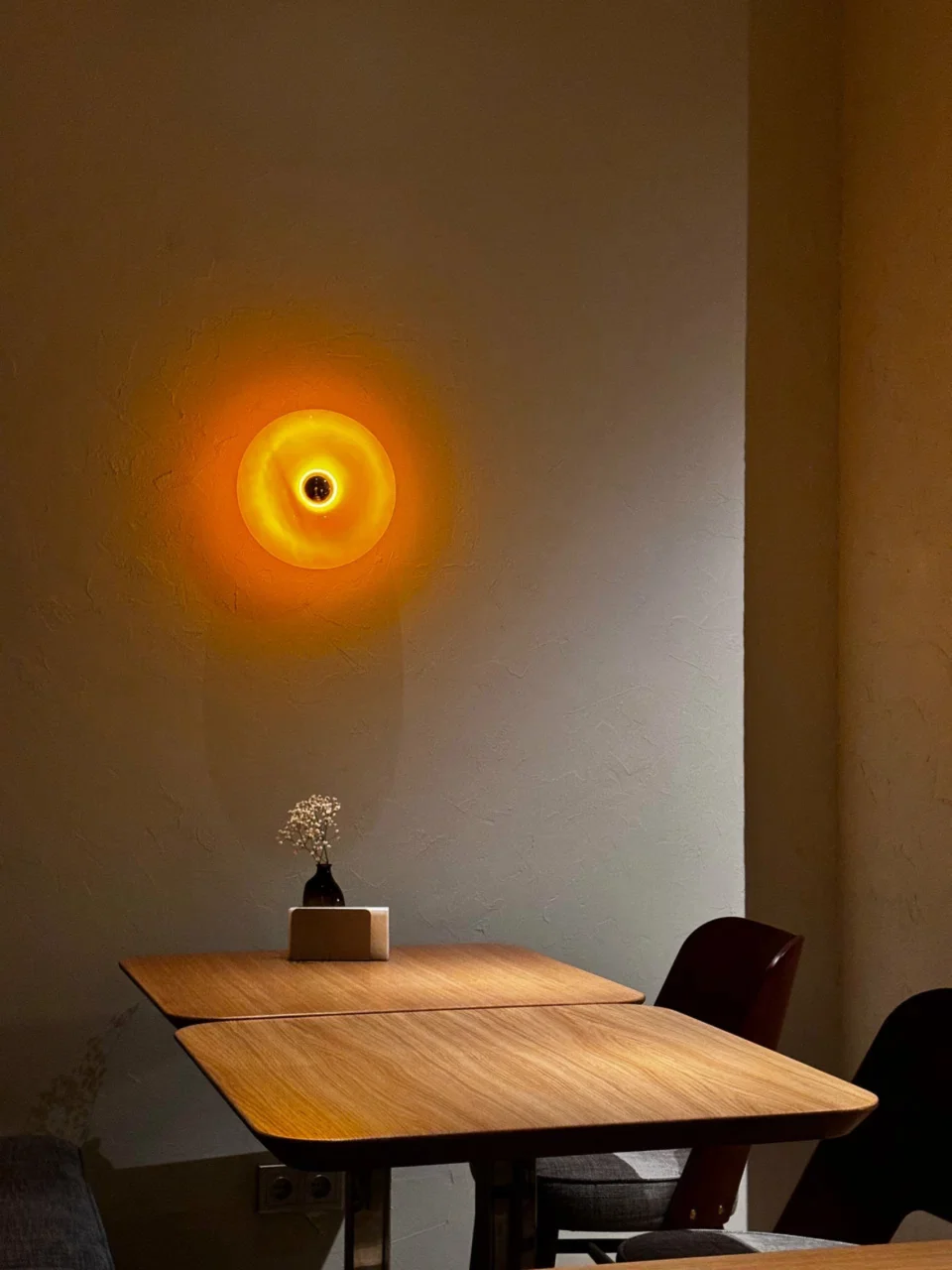 Интерьер/Экстерьер/Банкетная зона/Бар/Стол для двоих/Вход/Главный зал/Lounge зона кафе Скрэмбл фото