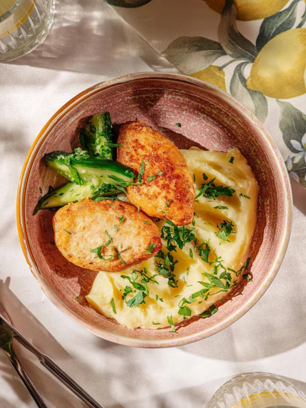 Интерьер/Экстерьер/Банкетная зона/Бар/Стол для двоих/Вход/Главный зал/Lounge зона ресторан Город 812 фото