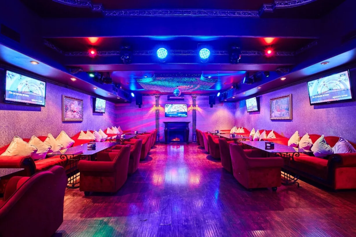 Зал «Монро» Мариус