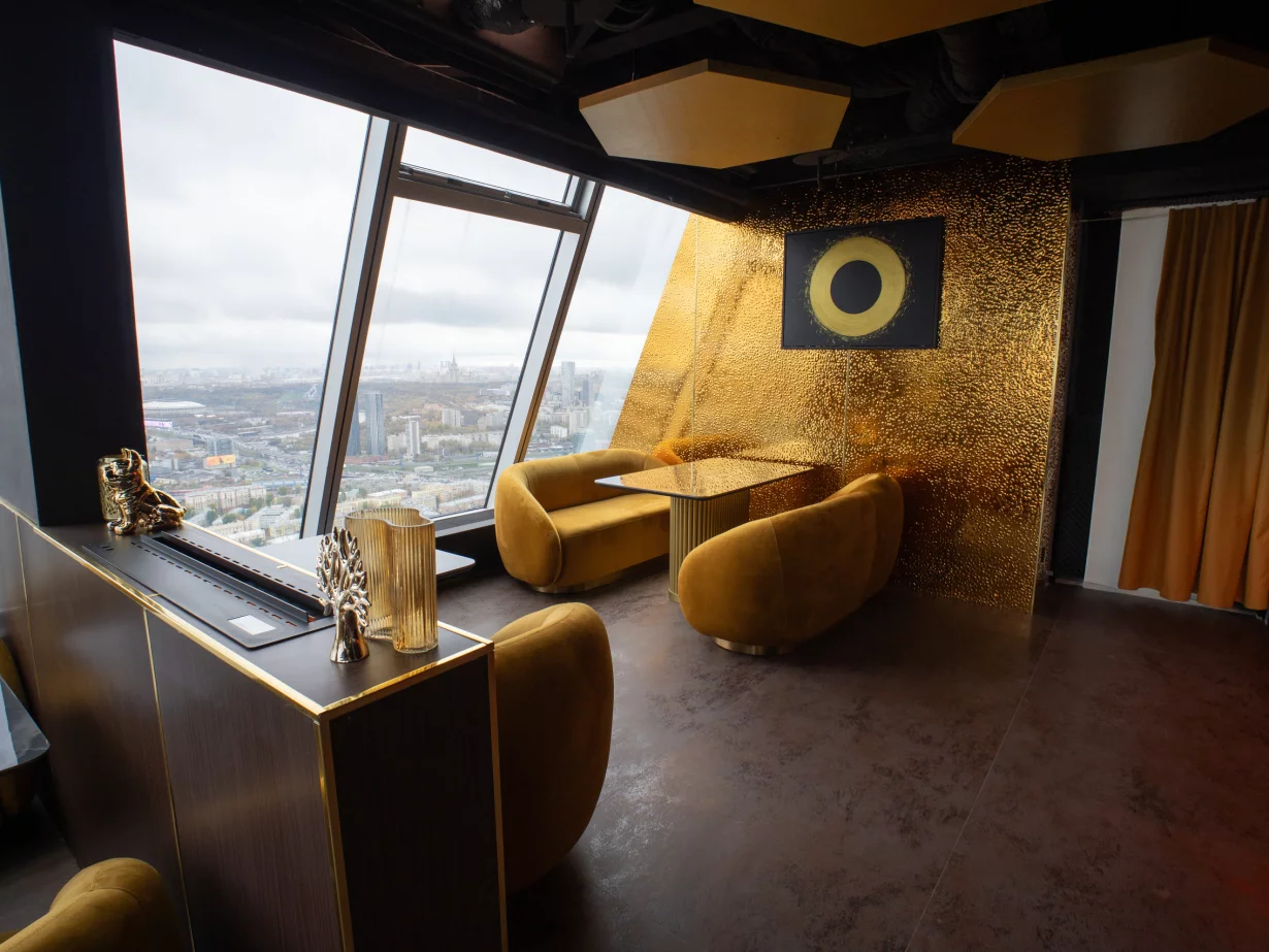 Интерьер/Экстерьер/Банкетная зона/Бар/Стол для двоих/Вход/Главный зал/Lounge зона ресторан Oblako 58 фото