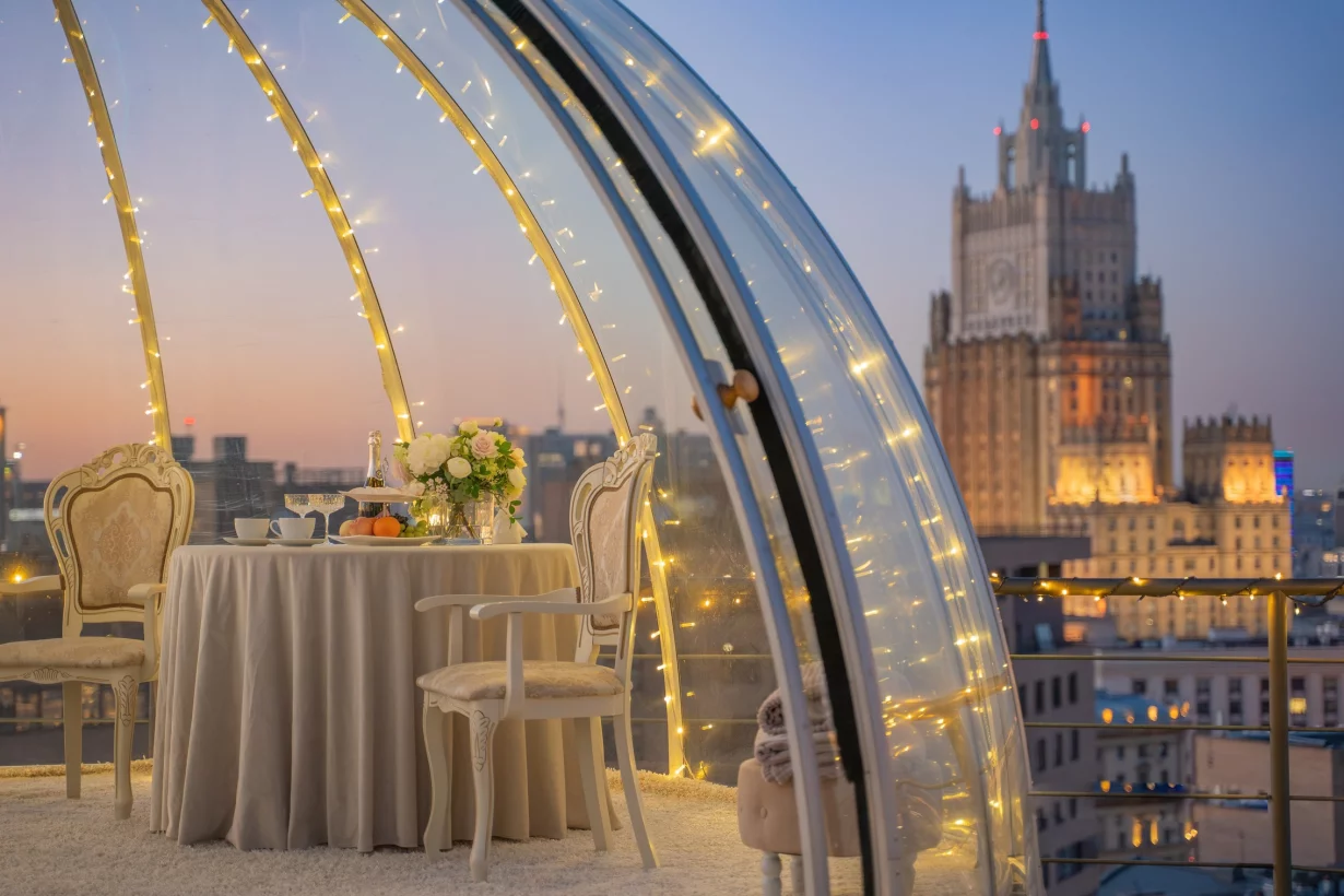 Интерьер/Экстерьер/Банкетная зона/Бар/Стол для двоих/Вход/Главный зал/Lounge зона лофт One Love фото