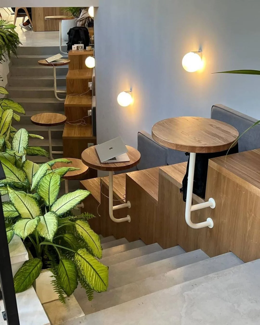 Интерьер/Экстерьер/Банкетная зона/Бар/Стол для двоих/Вход/Главный зал/Lounge зона кофейня Кофефорния фото