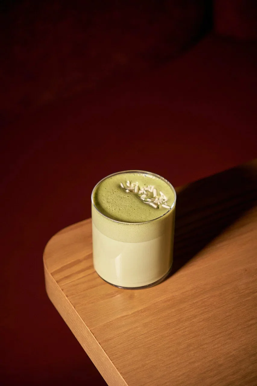 Интерьер/Экстерьер/Банкетная зона/Бар/Стол для двоих/Вход/Главный зал/Lounge зона кафе Скрэмбл фото