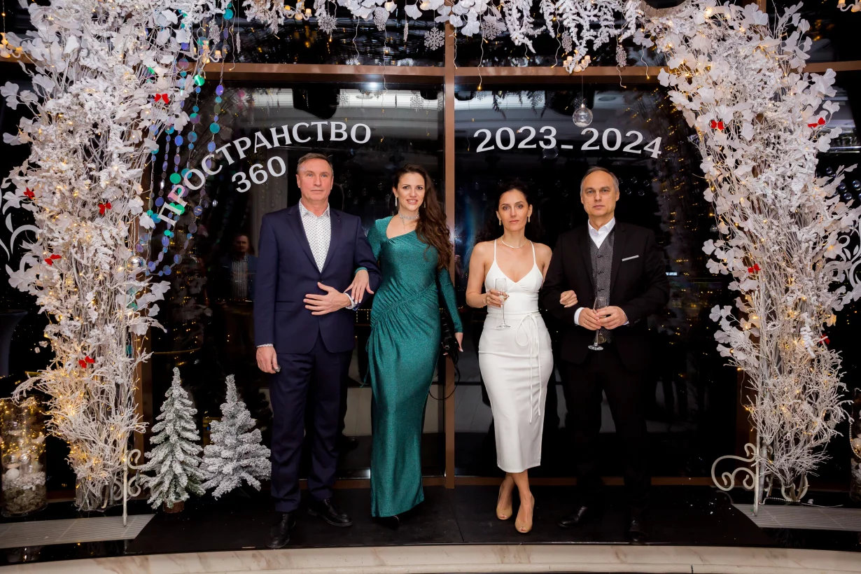 Интерьер/Экстерьер/Банкетная зона/Бар/Стол для двоих/Вход/Главный зал/Lounge зона ресторан Пространство 360 фото