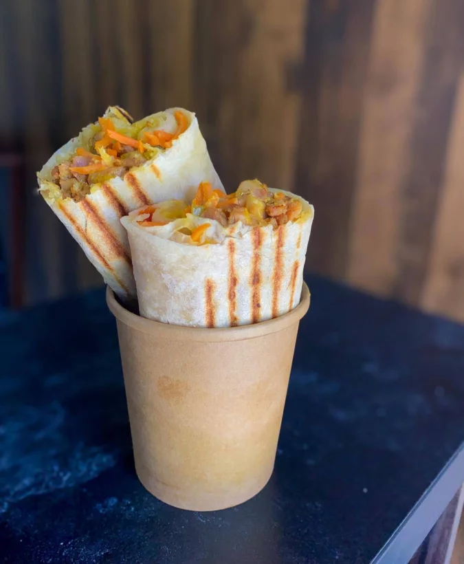 Интерьер/Экстерьер/Банкетная зона/Бар/Стол для двоих/Вход/Главный зал/Lounge зона фастфуд Brozzzec фото